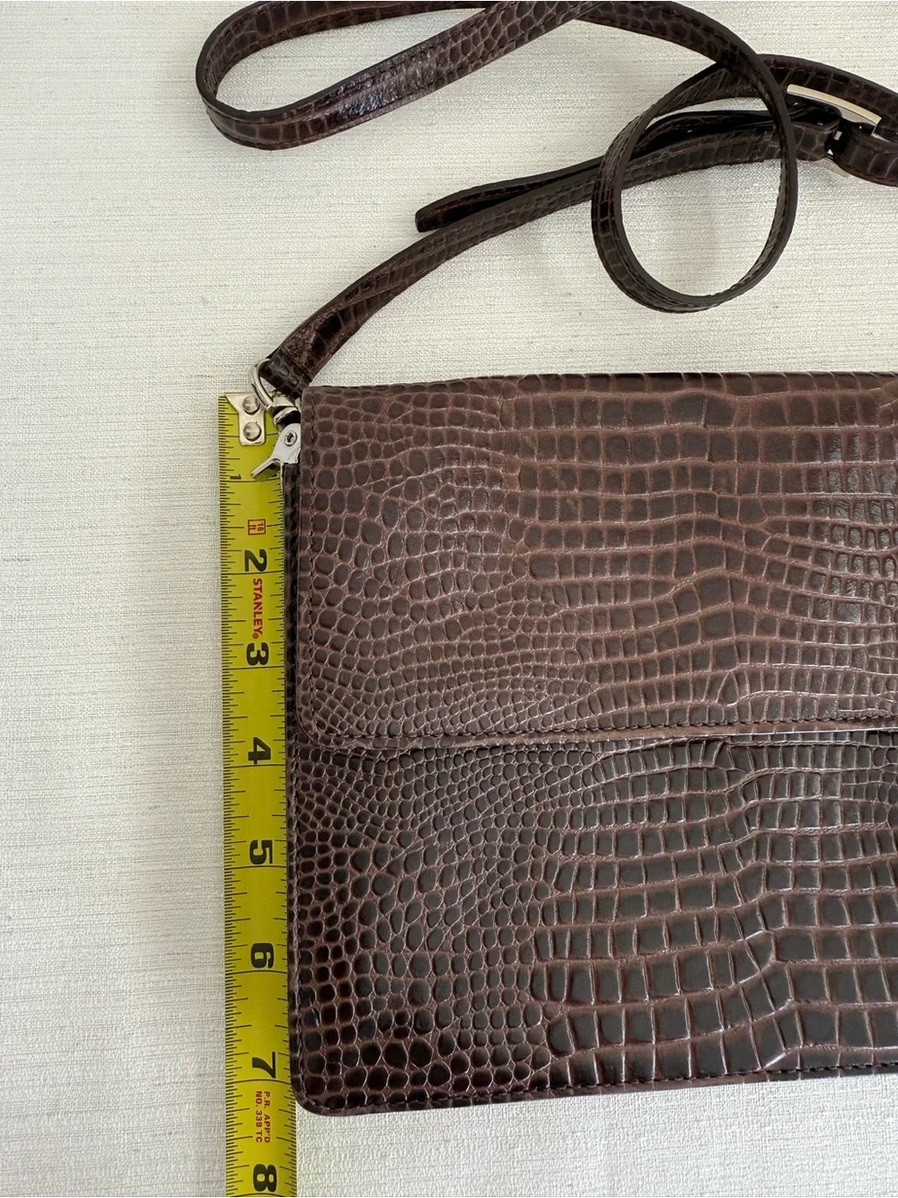 Vintage LEVENGER Classic Croc-Embossed Brown Leather Crossbody Bag Italy